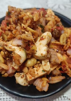 A picture of Singhada Chaat.
