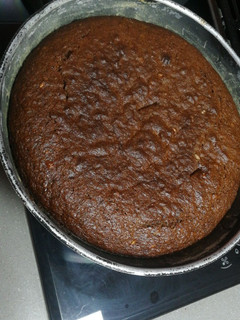 Una foto de Torta borracha de higos y nueces