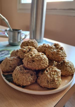 Una foto de Galletas dulces de avena y aguacate 🥑