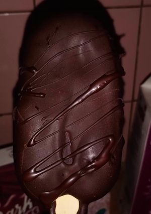 A picture of Choc-bar ice cream 🍫.