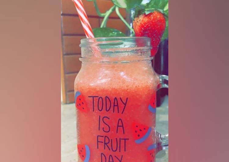 Step-by-Step Guide to Prepare Speedy Strawberry Juice! 🍹