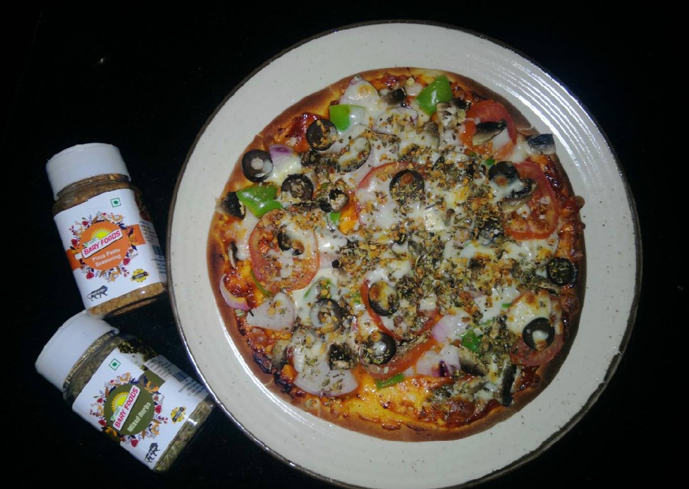 Veggie loaded cheese pizza