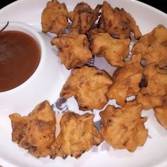 A picture of Potato Onion Pakoda.