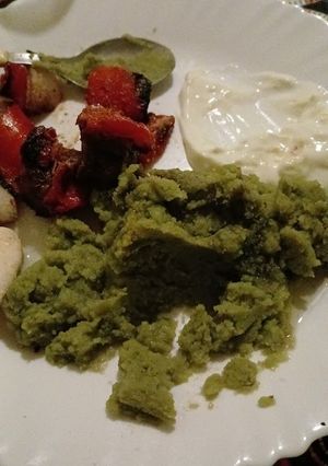 Una foto de Puré de papa y albahaca