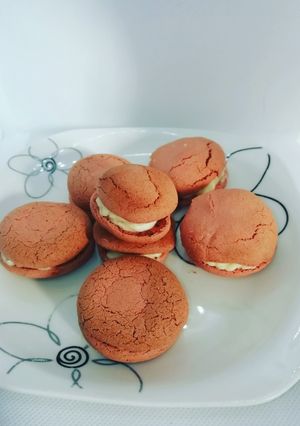 Una foto de Macarons Red Velvet