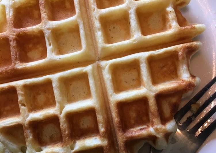 How to Prepare Homemade Cream waffles