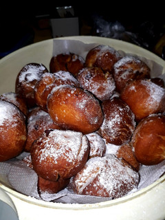 Una foto de Berlines rellenos con dulce de membrillo