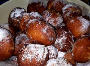 Una foto de Berlines rellenos con dulce de membrillo