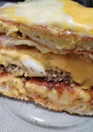 Una foto de Pizza hamburguesa