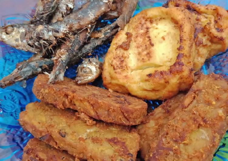 Tahu tempe bacem (abaikan ikan asin gorengnya 😋😋)
