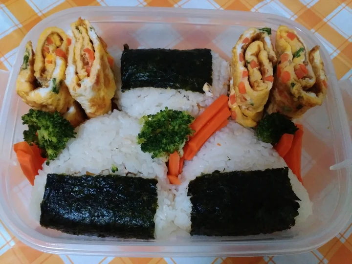 Langkah Mudah untuk Membuat Resep  Onigiri Bento Sederhana yang Lezat, Enak Banget