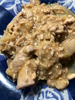 Una foto de Atún encebollado Mambo
