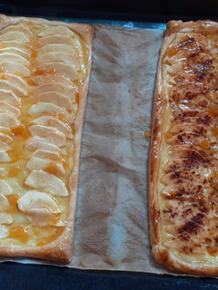 Una foto de Tarta de manzana en hojaldre y crema