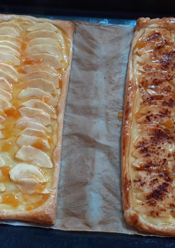 Una foto de Tarta de manzana en hojaldre y crema