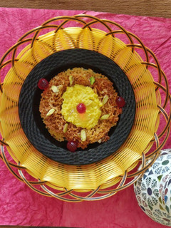 હલવાઈ સ્ટાઇલ રબડી ઘેવર (Halwai Style Rabri Ghevar Recipe In Gujarati) રેસીપી મુખ્ય ફોટો