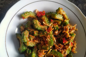 Cara Gampang Menyiapkan Tumis Pare dan ikan teri yang Menggugah Selera