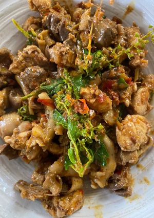 รูปของ คั่วไก่บ้าน แบบบ๊านนบ้าน😁