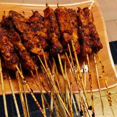 A picture of Sate Ayam bumbu Rujak.