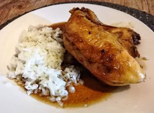Una foto de Pollo con salsa de tamarindo
