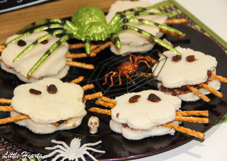 Easiest Way to Prepare Perfect Spooky &amp; Scary Spider Sandwiches