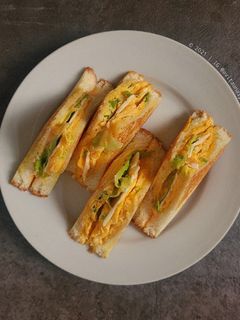 Foto resep Egg Spicy Mayo + Cheese Sandwich