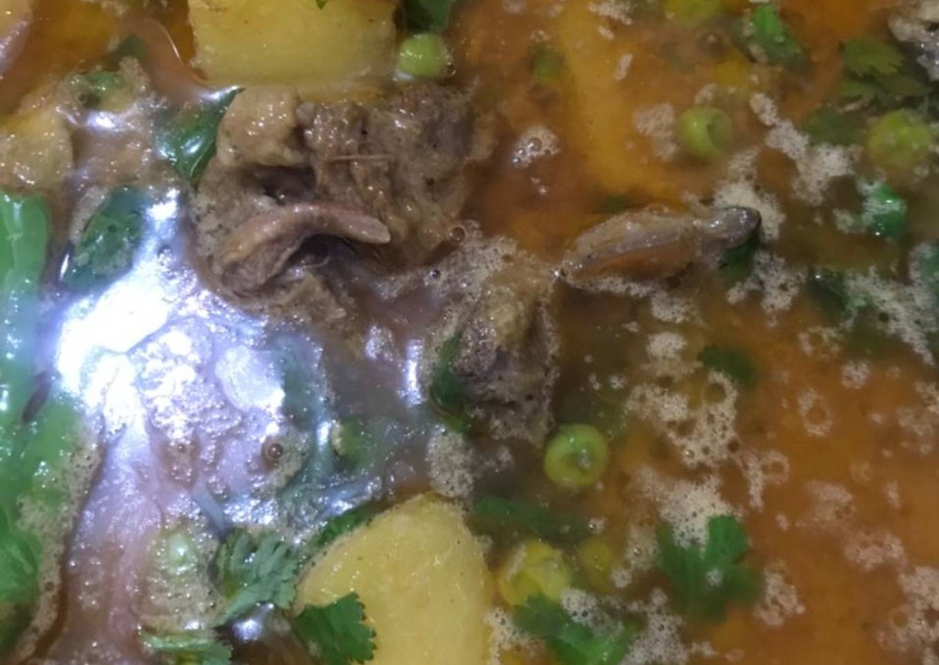 Alu Matar Gosht