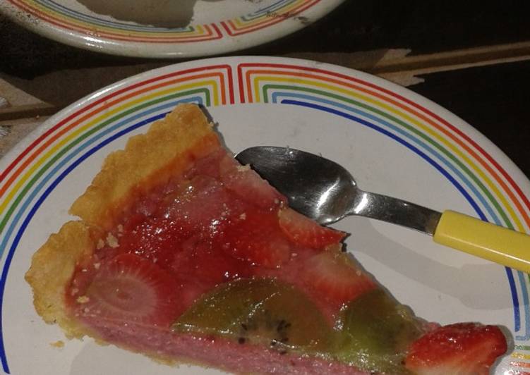 Bagaimana Menyiapkan Strawberry Jeli Pie yang Menggugah Selera