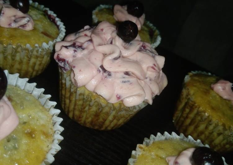 Recipe of Quick Blueberry muffins