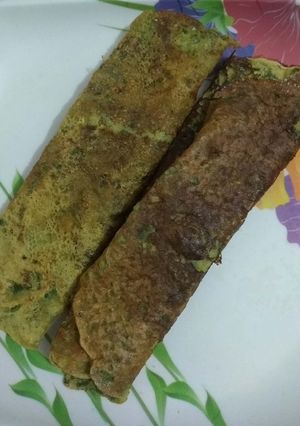 A picture of Dal palak cheela.