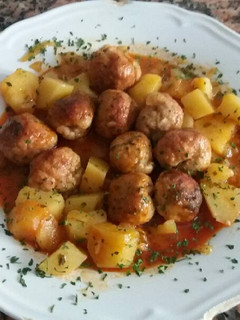 Una foto de Albóndigas de carne y chorizo