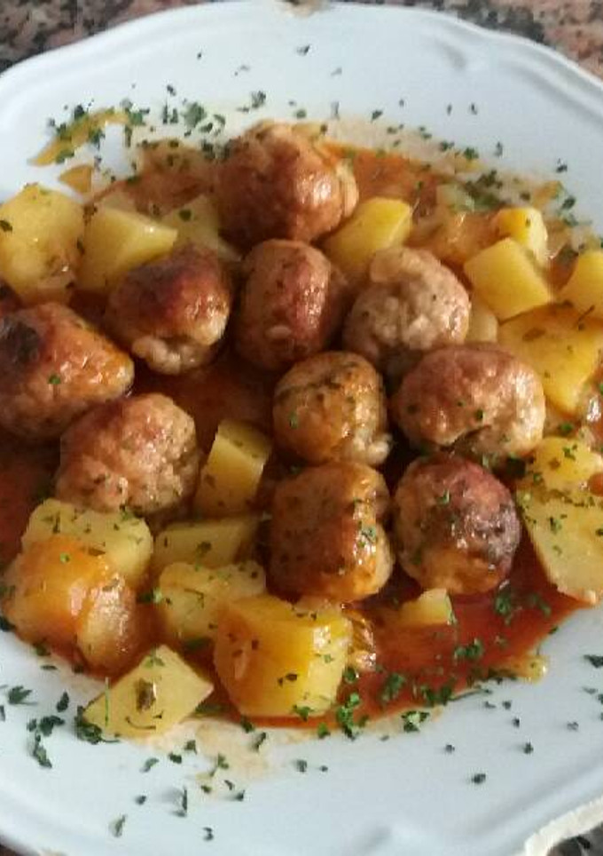 Una foto de Albóndigas de carne y chorizo