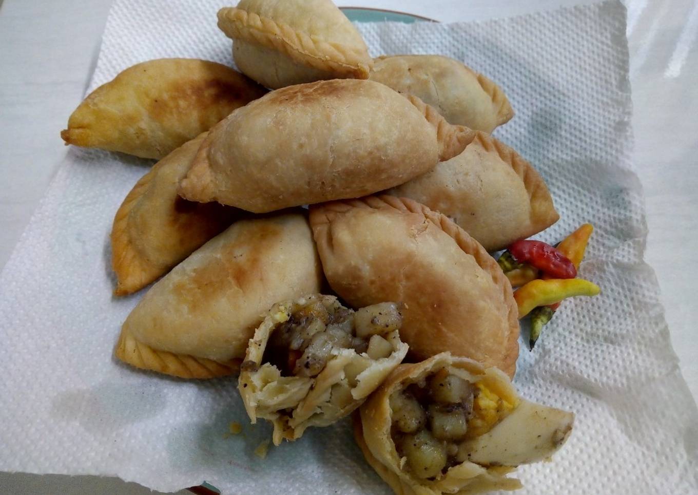 Pastel Renyah Bumbu Kare