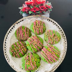 Pistachio cookies A picture of Pistachio cookies.
