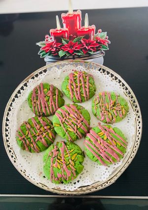 A picture of Pistachio cookies.
