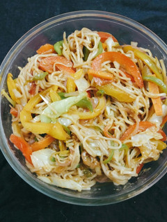 वेजिटेबल नूडल्स रेसिपी मुख्य फोटो