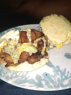 Una foto de Arepas rellenas de todo!!