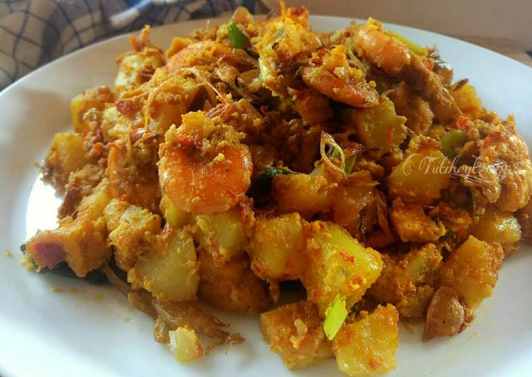 Cara Gampang Menyiapkan Sambal kentang tahu udang, Lezat