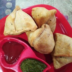 A picture of Hot Samosa.