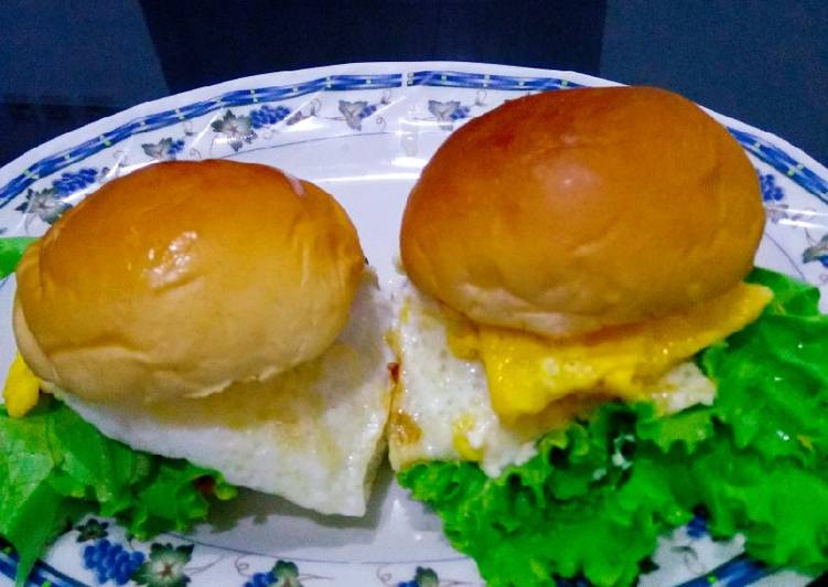 Mini burger isi telor ceplok