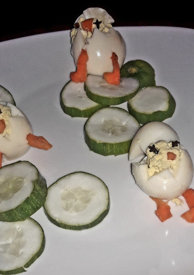 A picture of Hatch Deviled Egg Chicks.