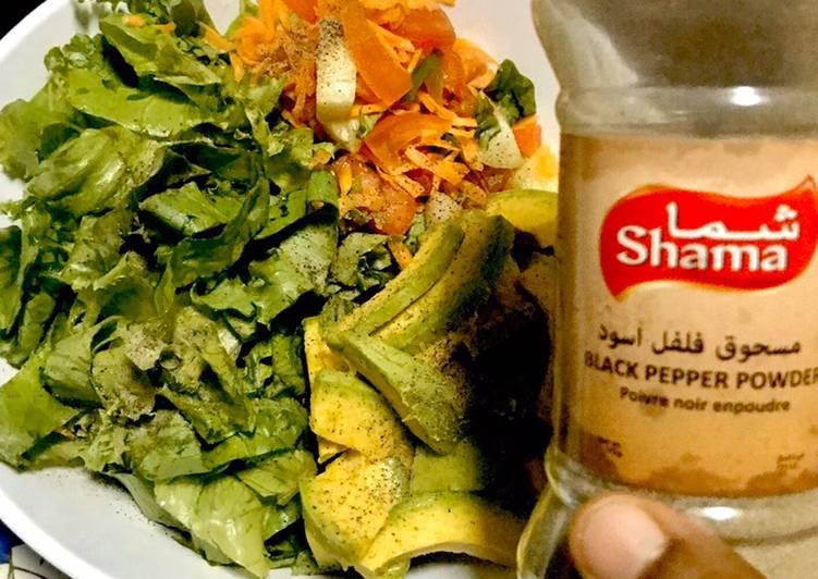 How to Prepare Perfect Simple Avocado Salad