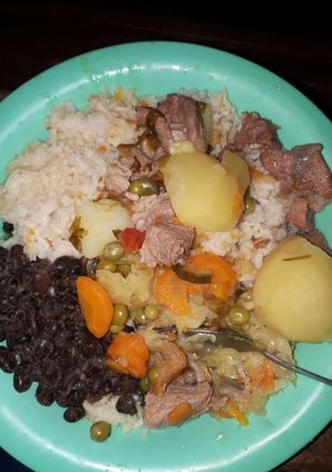 A picture of Rice with peas stew and Njahi.