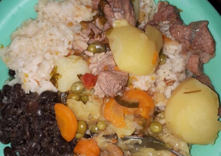 Rice with peas stew and Njahi