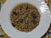 Una foto di zuppa funghi