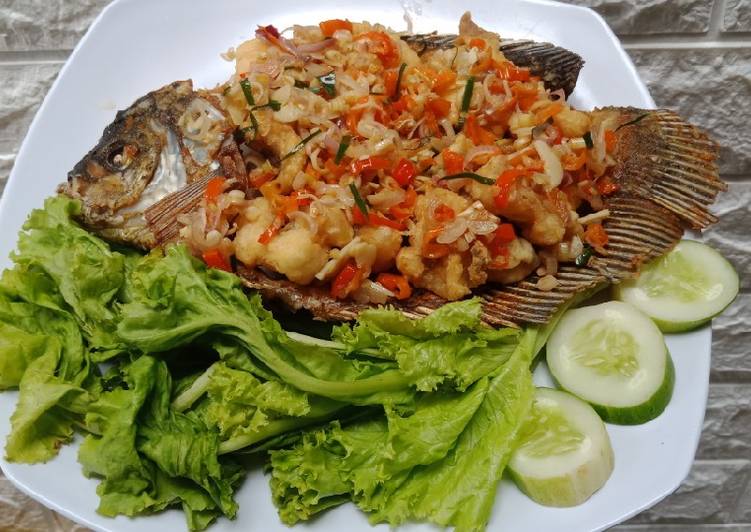 Cara Gampang Membuat Gurame Tepung Sambal Matah Anti Gagal