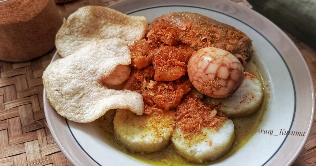 Lontong Opor Ayam khas Solo
