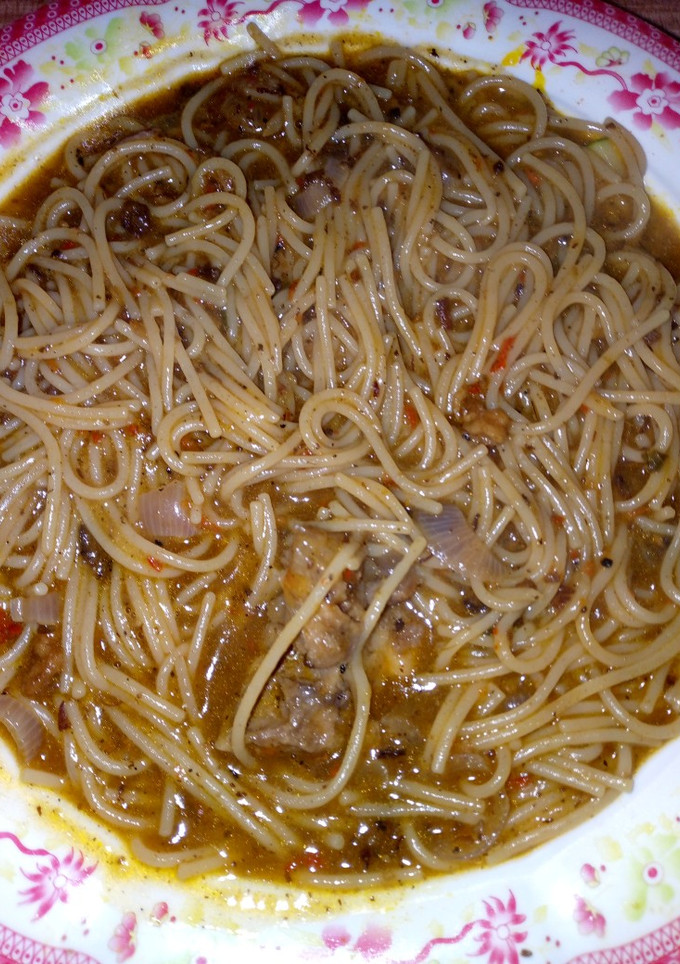A picture of Soupy Jollof spaghetti 😋.