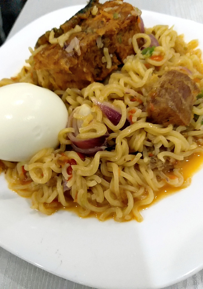 A picture of Indomie with ketchup.