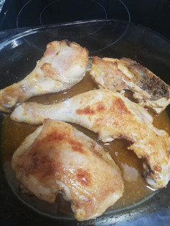 Una foto de Pollo con salsa de miel y mostaza
