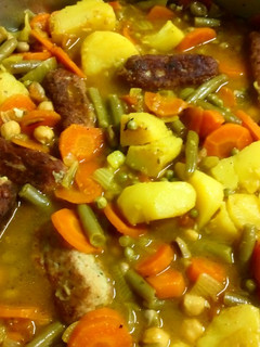 Una foto de Potaje con albóndigas de bacalao